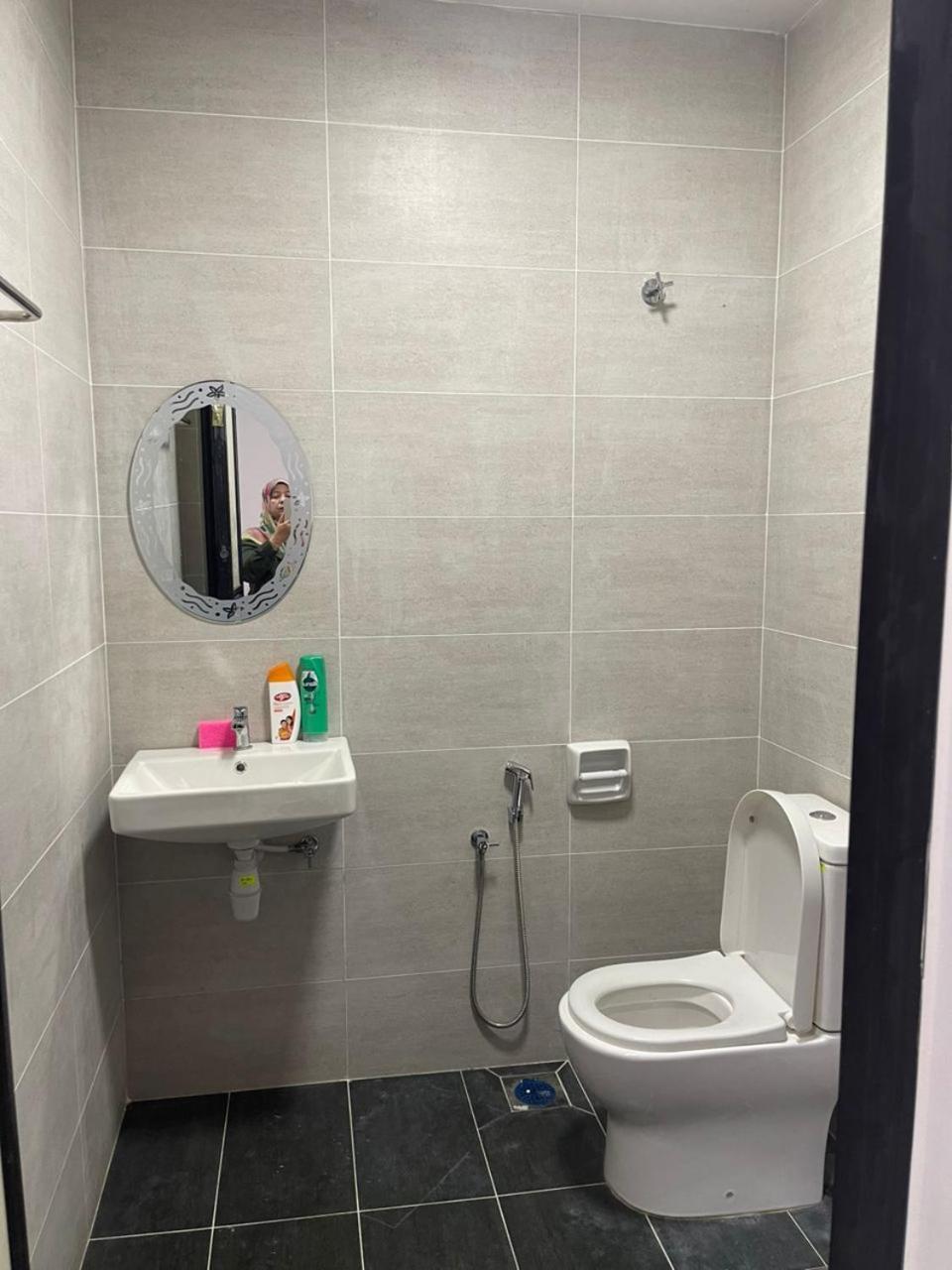 Homestay Idamanku Shah Alam Exteriör bild